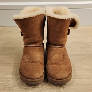 UGG Bailey Button II